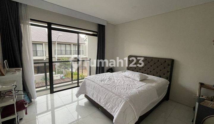 Rumah 2 Lantai Semi Furnished Di Kota Baru Parahyangan 2