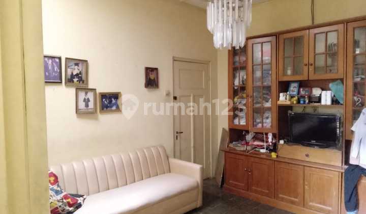 Rumah Bergaya Vintage di Sayap Cipaganti Pasteur Otten