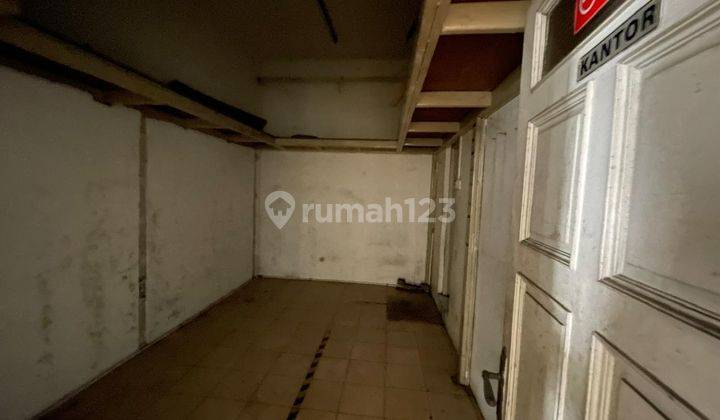 RUKO PERLU RENOVASI DI SAYAP BUAH BATU 2