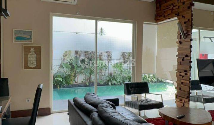 Rumah 2 Lantai FOREST MANSION SURABAYA Full Furnished dan Private Pooll  2