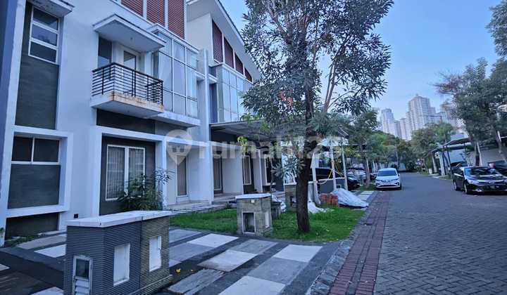 Dijual Via Lelang Rumah Mewah Lokasi Pakuwon Indah Surabaya 2