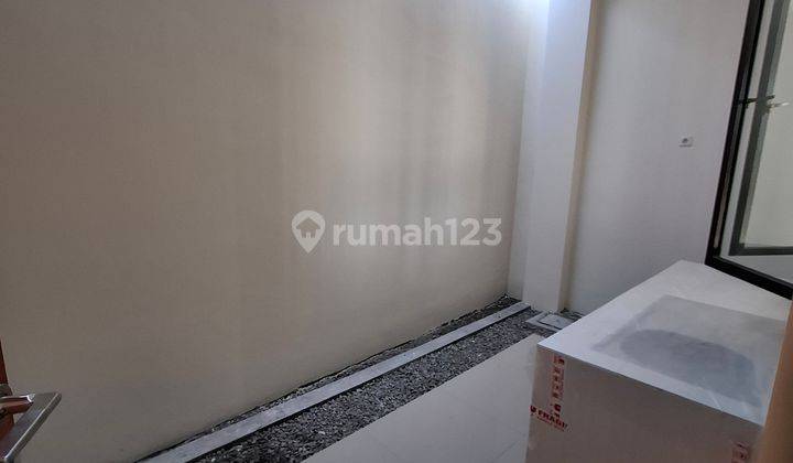 Dijual Rumah 2 Lantai Lokasi Dekat Dengan Aloha 2