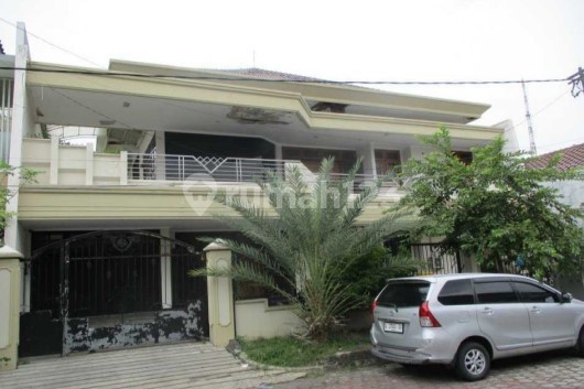 For Sale By Auction House on Simpang Darmo Permai Utara Street, Surabaya For Sale By Auction House on Simpang Darmo Permai Utara Street, Surabaya