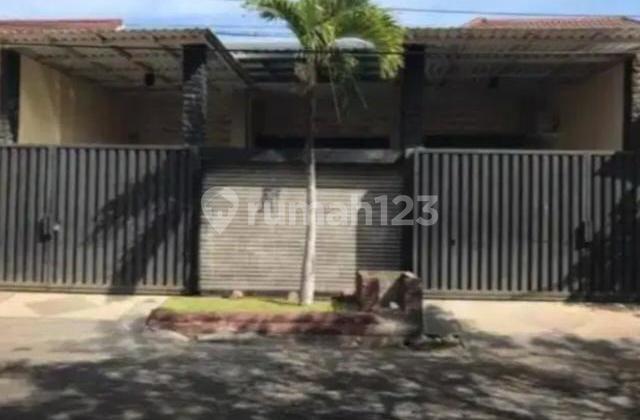 tampak depan dijual rumah murah lokasi nginden