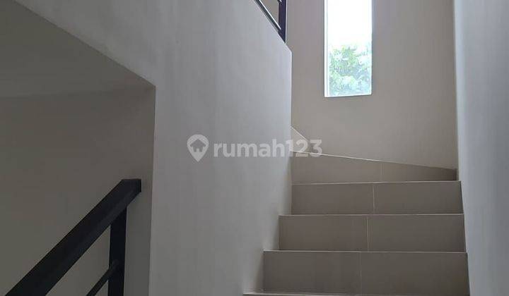 Dijual Rumah 2 Lantai Baru Lokasi Grand Sunrise Provest Menganti  2