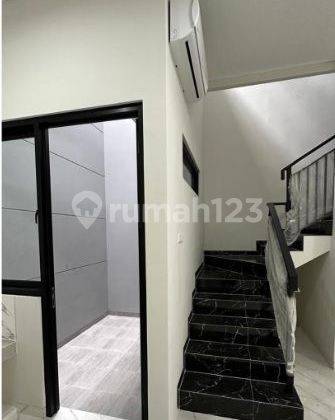 Dijual Rumah 2 Lantai Bagus Lokasi Medokan Asri Utara  2