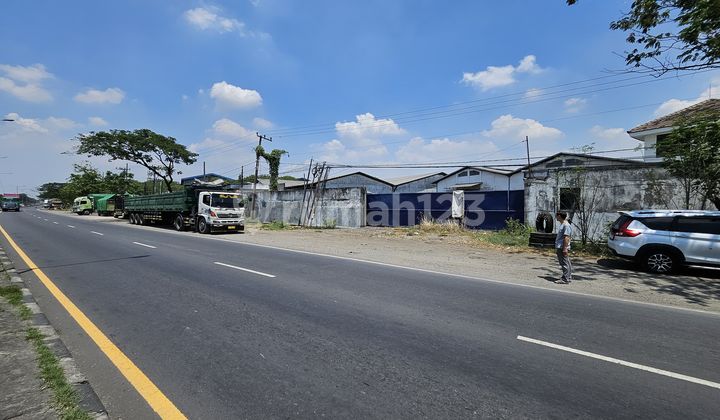 Ready-to-Live Warehouse in Prime Location Double Access on Zero Main Road Krian Sidoarjo Ready-to-Live Warehouse in Prime Location Double Access on Zero Main Road Krian Sidoarjo