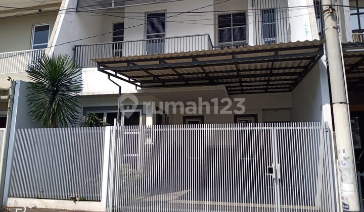 Dijual Rumah 2 Lantai Dekat Masjid Al Akbar Surabaya 2