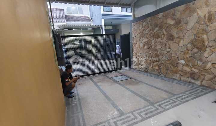 Rumah Modern Minimalis Di Jambangan Surabaya Kota  2