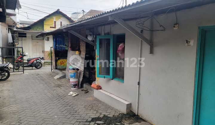 For Sale by Auction House in Randegansari, Tenggilis Mejoyo, Surabaya