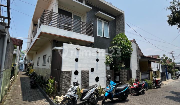 2-Story Fully Furnished House in Lowokwaru, Blimbing, Malang 2-Story Fully Furnished House in Lowokwaru, Blimbing, Malang