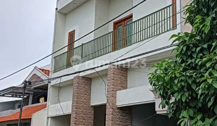 Cheap Auction Sale of a 3-Story Boarding House in Pandugopraja, Surabaya 2