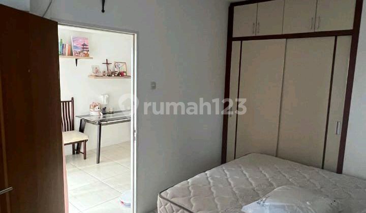 Puncak Bukit Golf View Pool Apartment West Surabaya