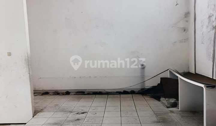 Strategic Shop House Located on Jombang Main Road 2