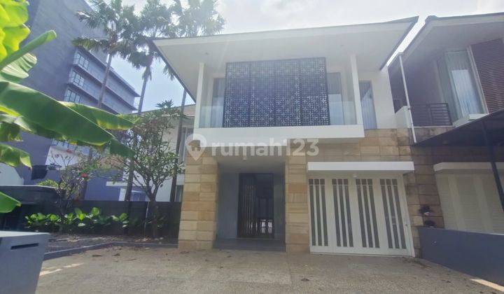 Rumah mewah tengah kota 2 Lantai 1