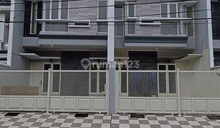 Rumah baru minimalis ditengah kota 1