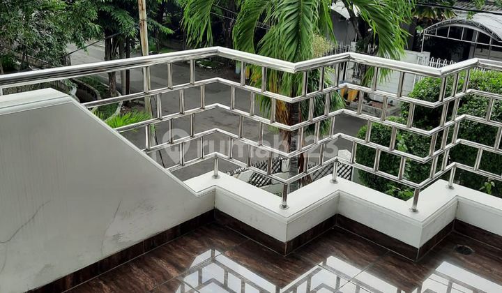 Rumah Mewah di Dharmahusada Indah Utara Lokasi Elit dan Prestisius 2