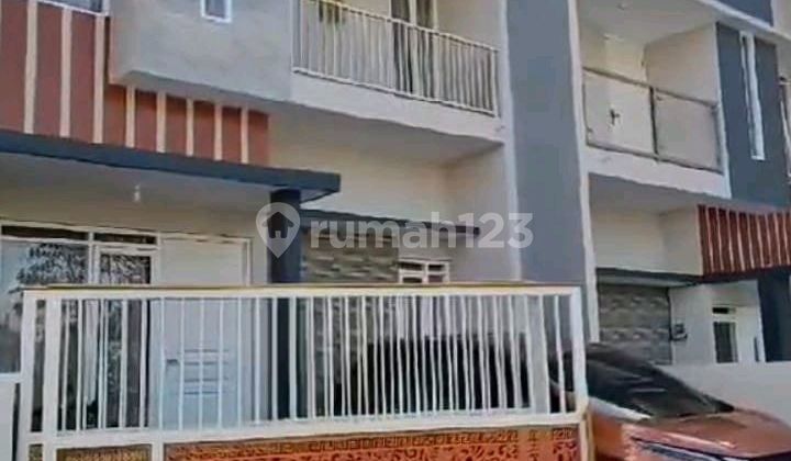2-Story House with Swimming Pool Location Near Jatim Park 3 2-Story House with Swimming Pool Location Near Jatim Park 3