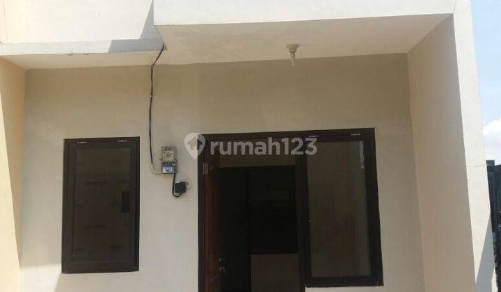 Rumah Minimalis Di Surabaya Dengan Plafon 4 M 1