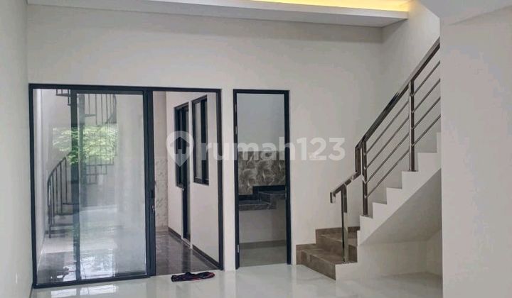 Rumah Di Tengah Kota Dekat Unair,galaxi,rumah Sakit Daerah 2