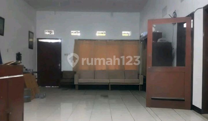 Rumah Di Manyar Adi Tengah Kota Surabaya