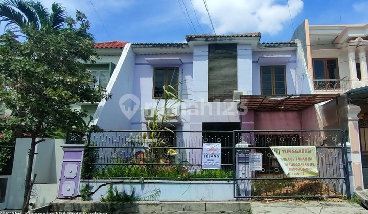 Dijual Via Lelang Rumah Dharmahusada Mas Lokasi Dekat Kampus dan Strategis