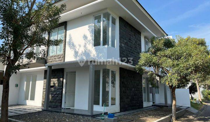 Rumah Cantik Minimalis 2 Lantai Di Surabaya 1