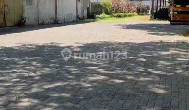 Warehouse and Large Land in Siwalankerto, Strategic Location.