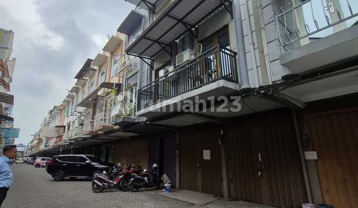 For Sale via Auction - Shophouse on Klampis Ngasem, Strategic Location 2