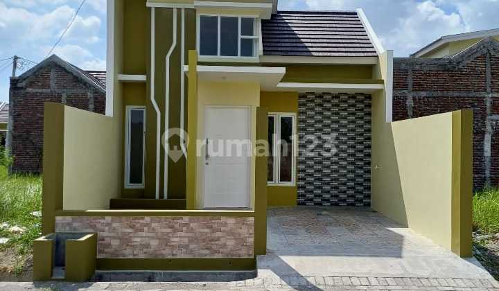 Rumah SHM Bagus di Komplek Palem Pertiwi, Jl. Raya Palem Watu, Pelemwatu, Menganti, Gresik, Jawa Timur, Indonesia, 61174, Menganti Rumah SHM Bagus di Komplek Palem Pertiwi, Jl. Raya Palem Watu, Pelemwatu, Menganti, Gresik, Jawa Timur, Indonesia, 61174, Menganti