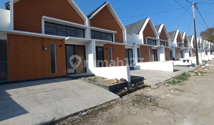 Rumah Dekat Stasiun dan Pintu Tol Surat SHM Bebas Banjir Rumah Dekat Stasiun dan Pintu Tol Surat SHM Bebas Banjir