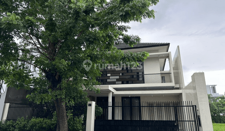 Rumah Eksklusif Di Dian Istana Park Avenue – Semi Furnished - Bisa Sewa Atau Jual 1