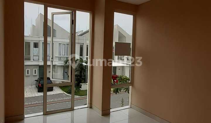 Harga Rugi! Rumah Minimalis 2 Lantai Di Grand Pakuwon Tandes Cluster Adelaide Semi Furnised 2