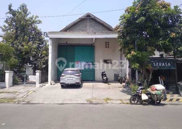 For Sale Via Auction, Tlogopatut Gresik Warehouse