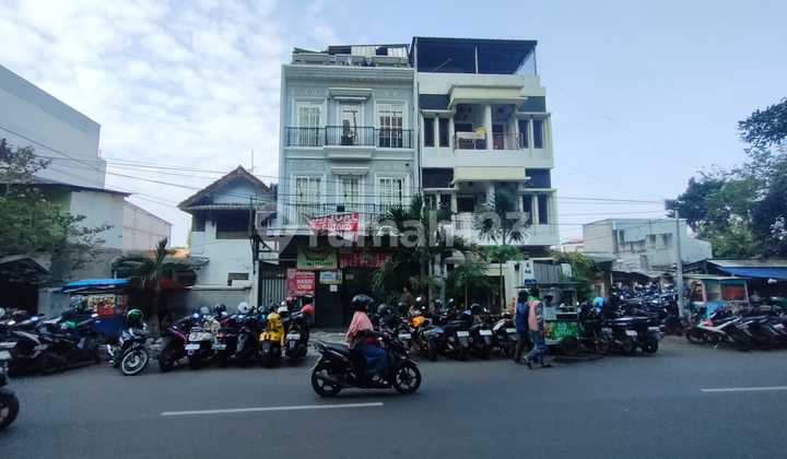 Auction Sale 100326 East Apron Shop Block K No 45