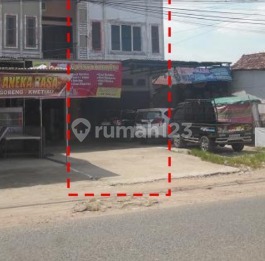 For Sale Via Auction, Shop House on Sultan Hasanuddin Street Rt. 32 Jambi 2