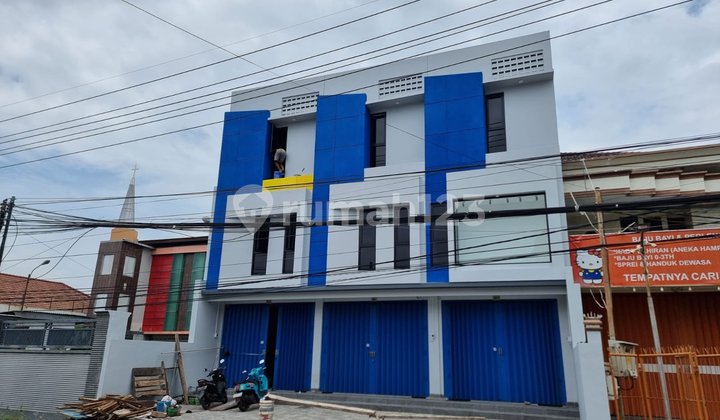 For Rent: 2 New Shophouse Units at Gress Raya Ploso Baru. Very Strategic, Suitable for Business. 1