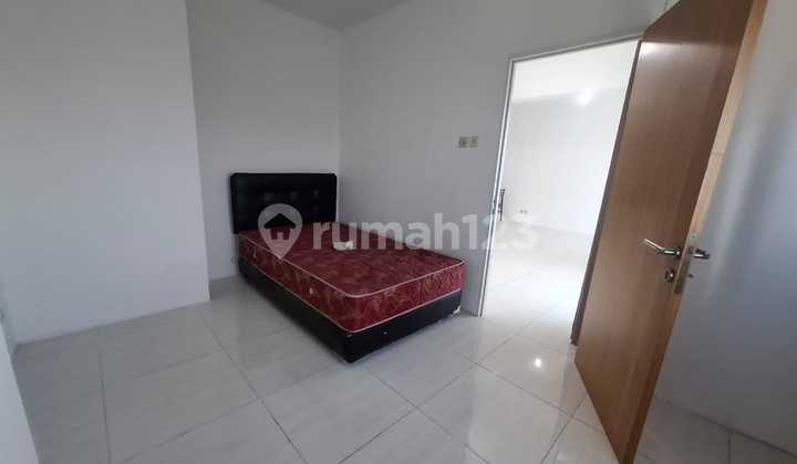 For Sale/ Rent Golf Hilltop Apartment Near Lenmarc and Pakuwon Mall