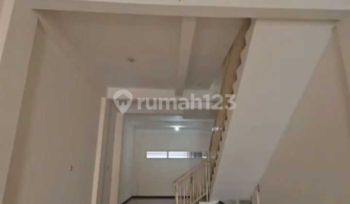 For Sale: 3-Story Shop House on Raya Lontar, 2 Certificates, Back Pocket Later L 2