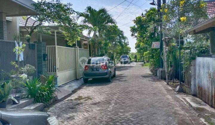 Rumah Kusen Jati di Gunung Anyar Mas, Selangkah Menuju Merr 2