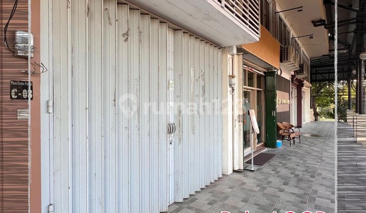 Graha Family Loop Shop House Facing Road, Next to Condo, Many Parking Slots