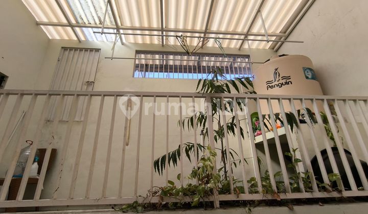 Jual Rumah 1,5 Lantai di Griya Kebraon Utama, Ada Halaman Depan 2