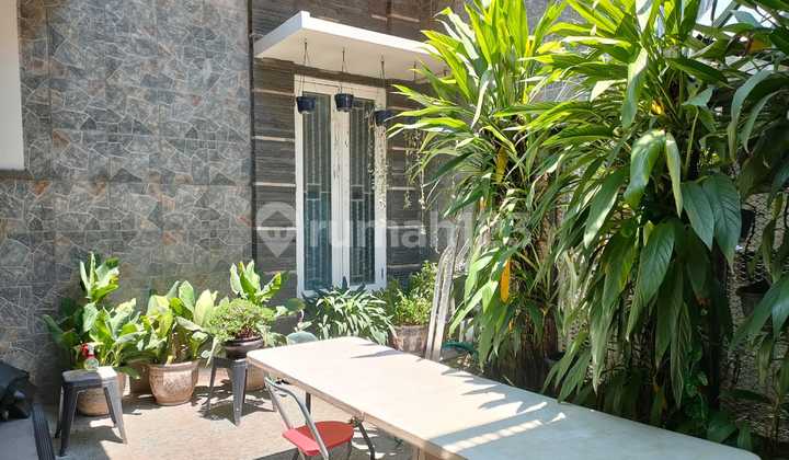 Jual Rumah Kutisari dengan solahart dan balcony 2