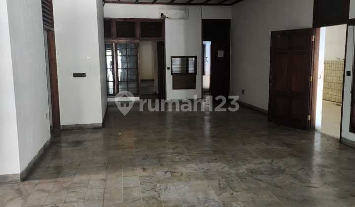 Disewakan Rumah Usaha Tengah Kota Jl. Khairil Anwar 2