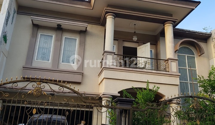 For Sale Again, Ma'am, Fully Furnished House in Central Park Regency Housing Area, Mulyosari, Surabaya