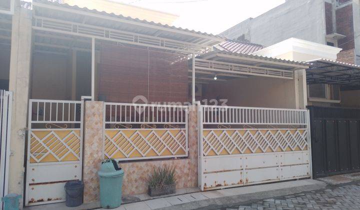 Jual Rumah Cantik Di Surabaya Barat Semi Furnished Shm - Sertifikat Hak Milik Bagus 1