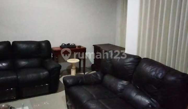 Rumah 2 Lantai 4 Kamar Tidur di Denpasar Selatan 2
