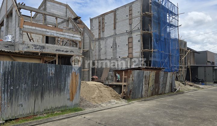 Rumah Di1.t5 Ssrpong Garde. 2