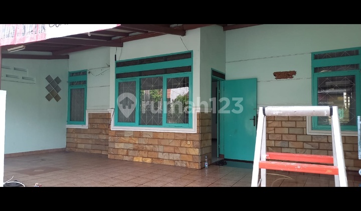 Rumah di Griya Loka.