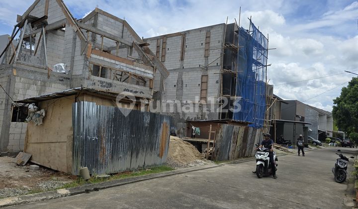 Rumah Di1.t5 Ssrpong Garde.